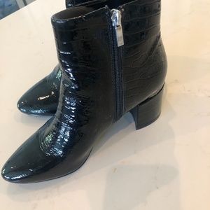 Amazing patent leather Marc Fisher patent leather booties